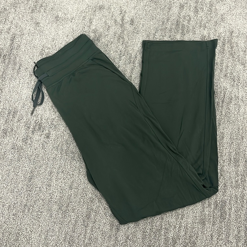 Ready to Rulu Straight-Leg High-Rise Pant
